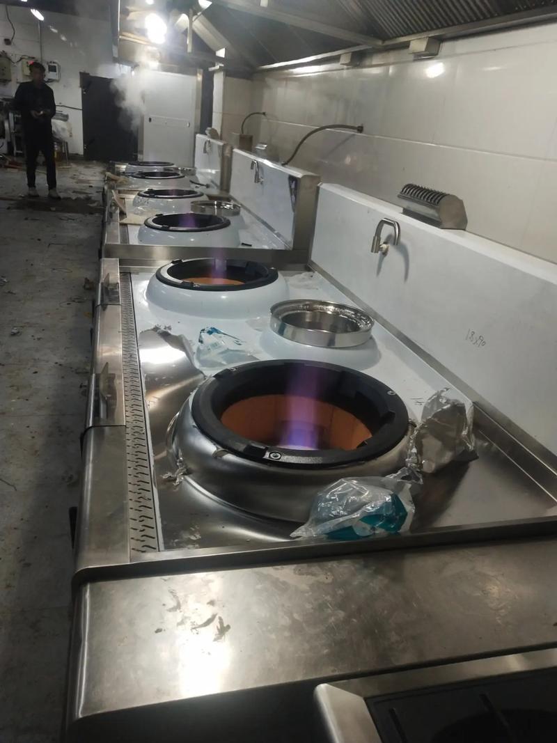 商用廚房設(shè)備 #廚房排煙 艾普廚具歡迎您的來電.13593